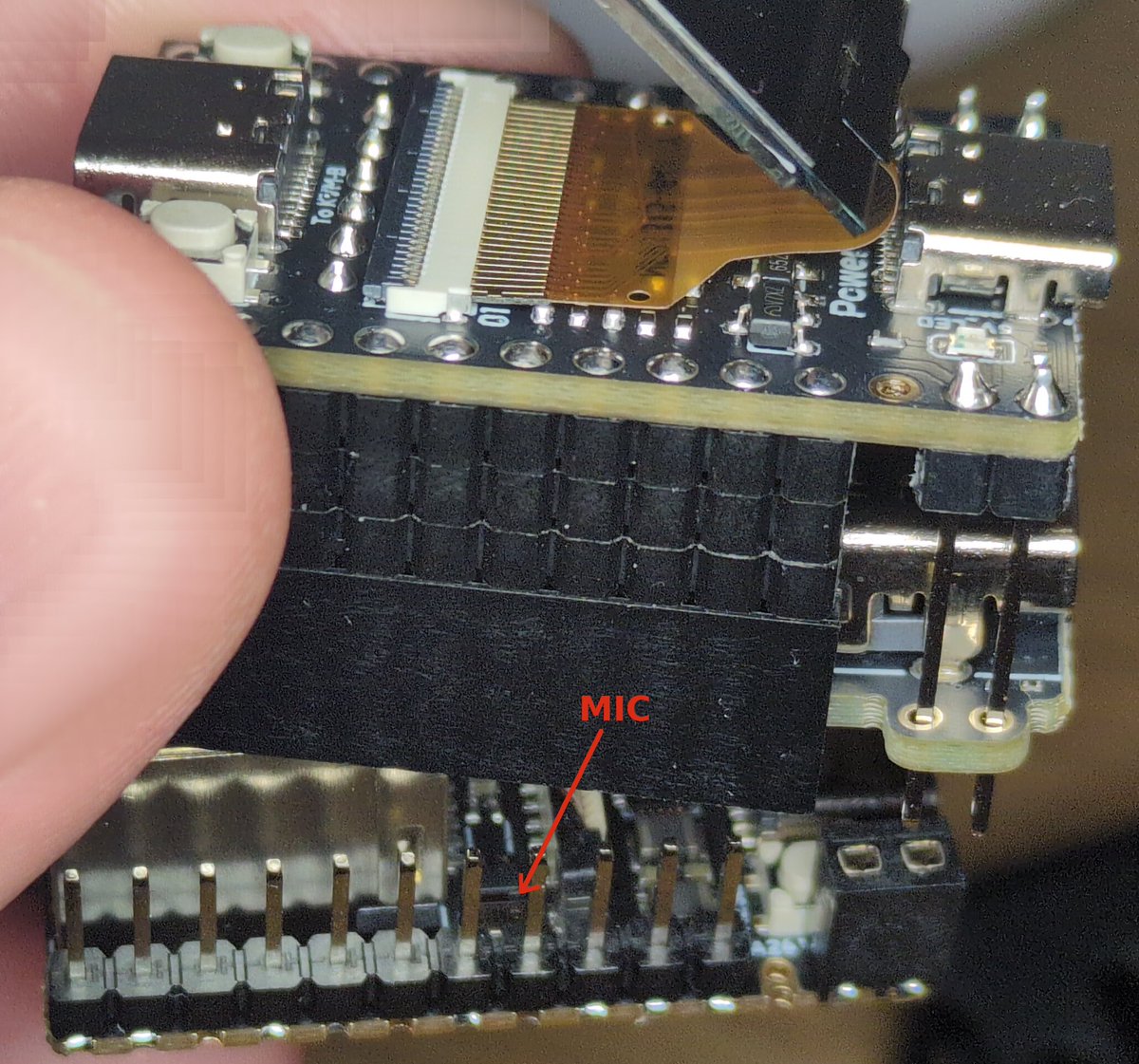 How I discovered a hidden microphone on a Chinese NanoKVM
t1p.de/r9df5

這麼便宜的小設備額外附贈麥克風，所有文件上都沒有記載，為善不欲人知，堪稱表率。