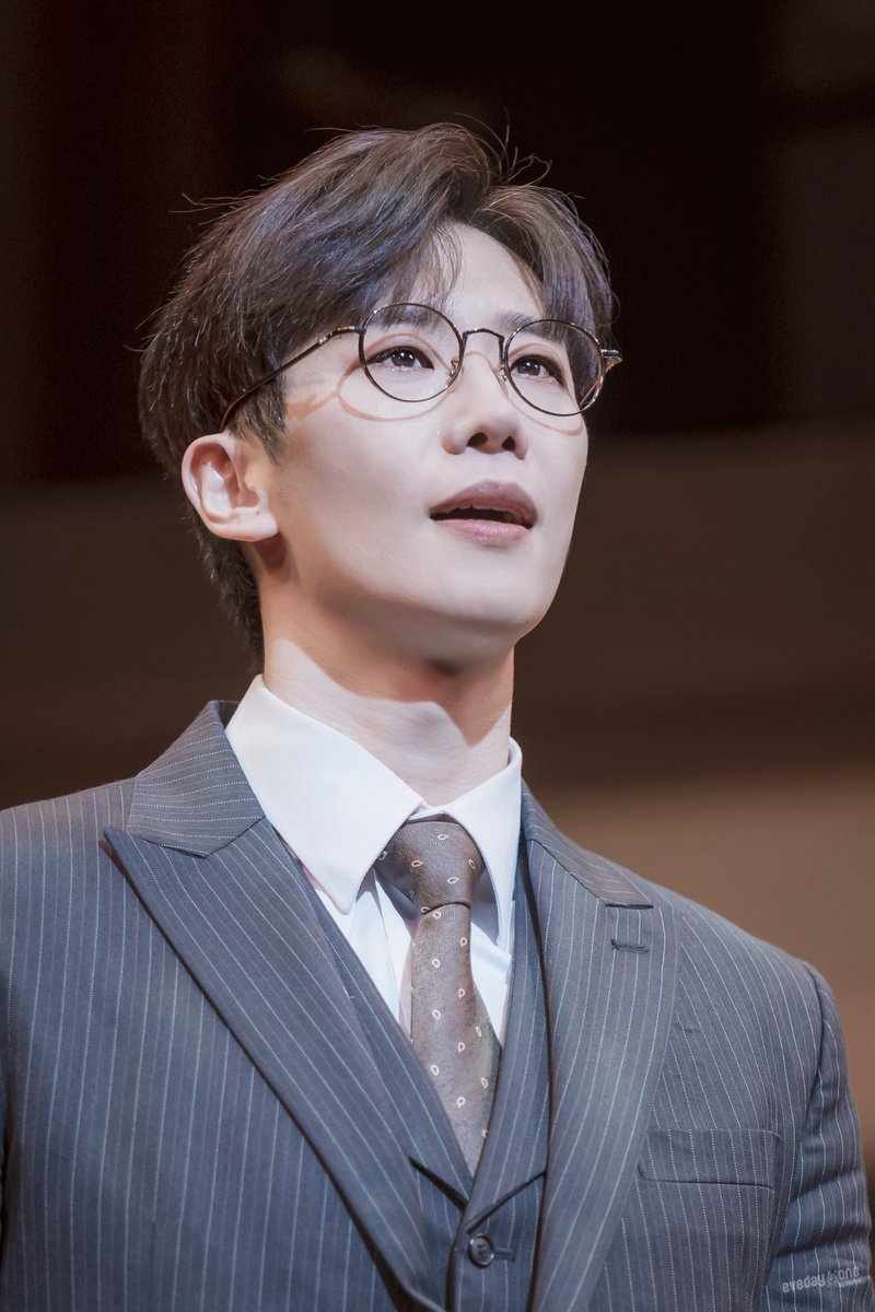 HeyreyP's tweet image. 251206 팬레터 커튼콜
김해진 #김경수 #배우김경수

부드럽게 헝클어진 머리칼