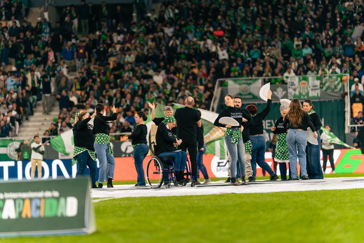 Porque cada persona tiene una manera singular de brillar ✨ 💚

¡Gracias a todos por acompañarnos! 👏