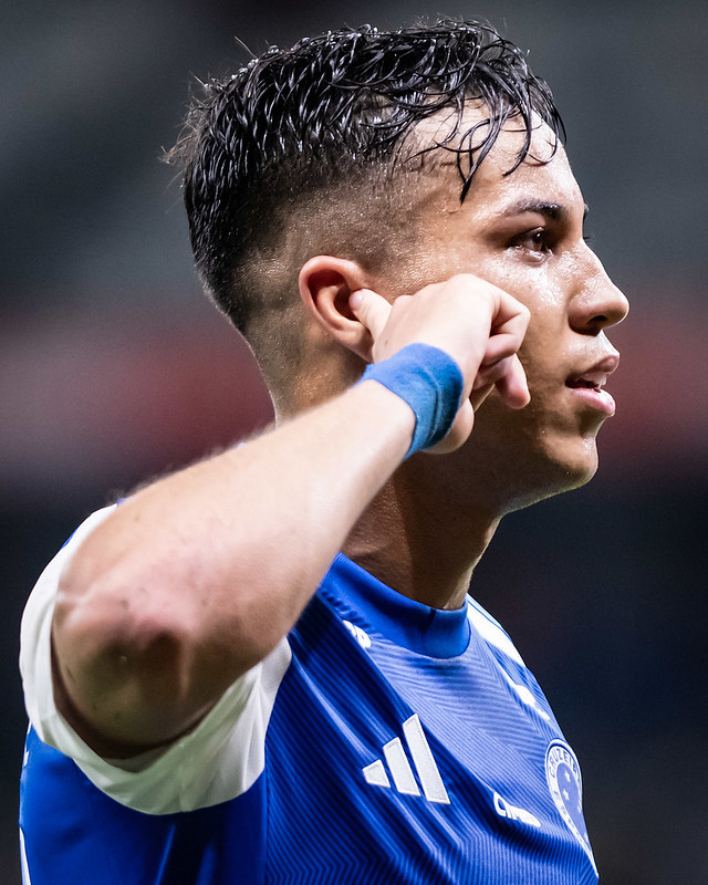 ⚠️ HISTÓRICO 

Após 55 anos, o Cruzeiro volta a ter um artilheiro do Brasileirão.

Com 21 gols marcados, Kaio Jorge confirma a artilharia do torneio nacional vestindo a camisa estrelada, algo que aconteceu por último em 1970, com Tostão.

Parabéns, <a href="/kaiojorge/">Kaio Jorge</a>!