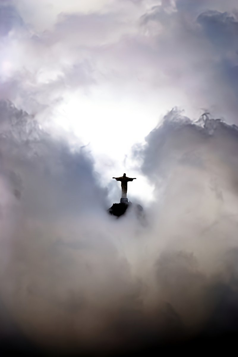 Aestheticswallz's tweet photo. Christ the redeemer. https://t.co/gBBUaAmD6F