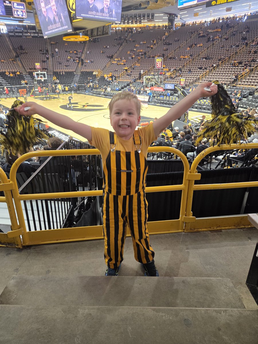 alonglet's tweet photo. #FightForIowa https://t.co/Ux8oj6AEkF