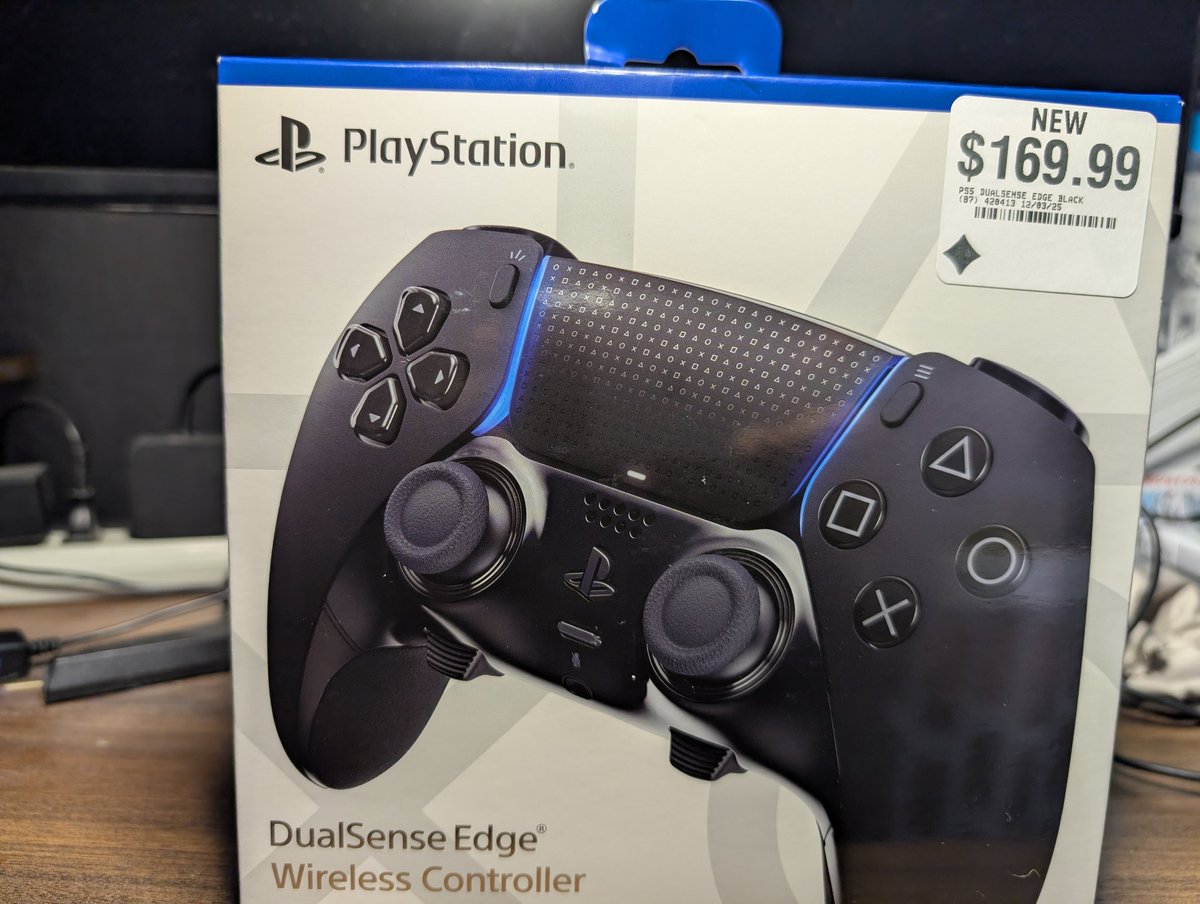 StoneMercy_'s tweet image. Went to @gamestop to participate in their "trade anything day" and got this bad boy with the stuff I traded in. Sadly you can only trade in 1 thing for the "anything ", fortunately most of the stuff I traded were eligible anyways. I cleared out a lot of my unused stuff