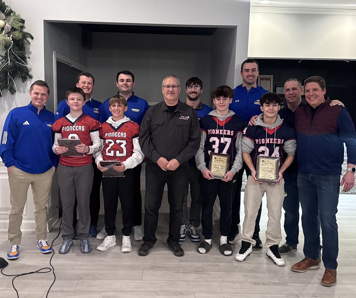 Another great time at the JV &amp; Varsity Pioneer Banquet. Congrats again to all the players, coaches &amp; families. Special thanks to Al Krokos &amp; his leadership.

We can’t wait to get to work with this great group!

GO EAGLES 🟡🔵
GO PIONEERS 🔴🔵
GO ORLAND PARK🏡

#FlyWithUs 🟡🔵🦅🏈