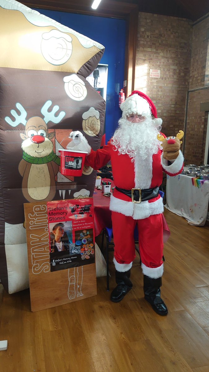 alvinsimonds's tweet photo. Santa claus, grotto and lady elf ☃️🎄🎁😀👍 https://t.co/NOYSgGmQtv