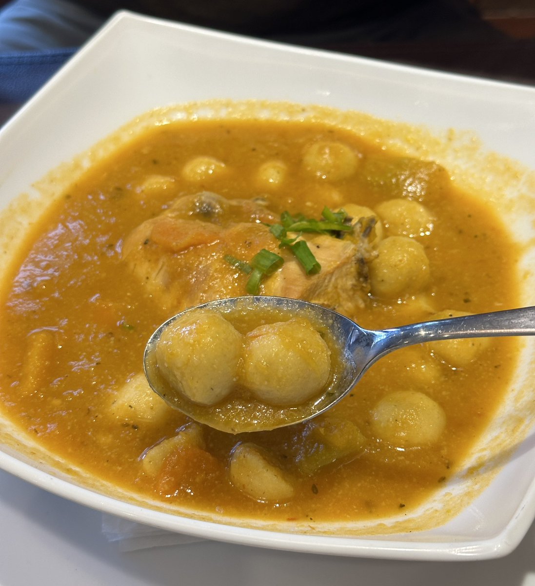 El vori vori fue elegido como el mejor plato del mundo por la revista gastronómica Taste Atlas 🥳

Una sopa sencilla pero sabrosa que representa la identidad paraguaya 🇵🇾❤️