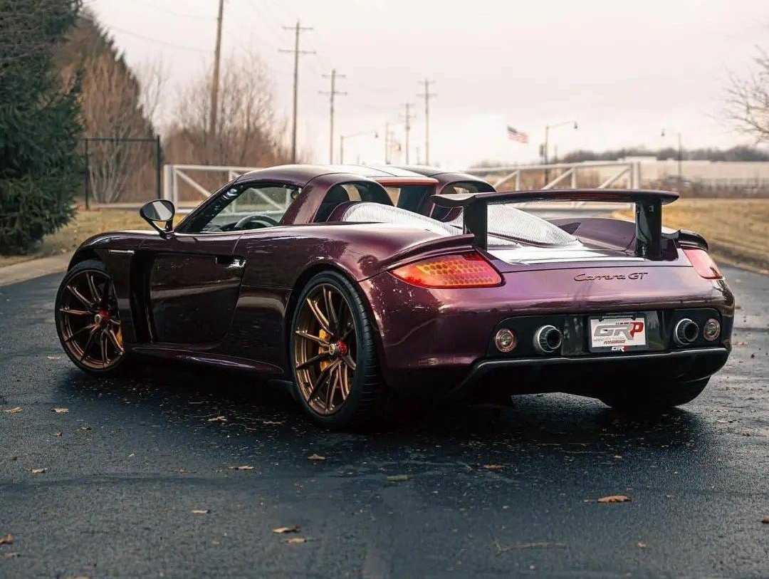 WorldWideCarsTM's tweet photo. Porsche Carrera GT https://t.co/0u6uZDVJDO