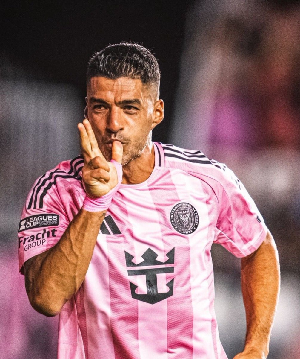 Es el Uruguayo con más goles (600), el que más asistencias (304) y el que más títulos (28).

La leyenda más grande que tuvo, tiene y tendrá este país.🇺🇾