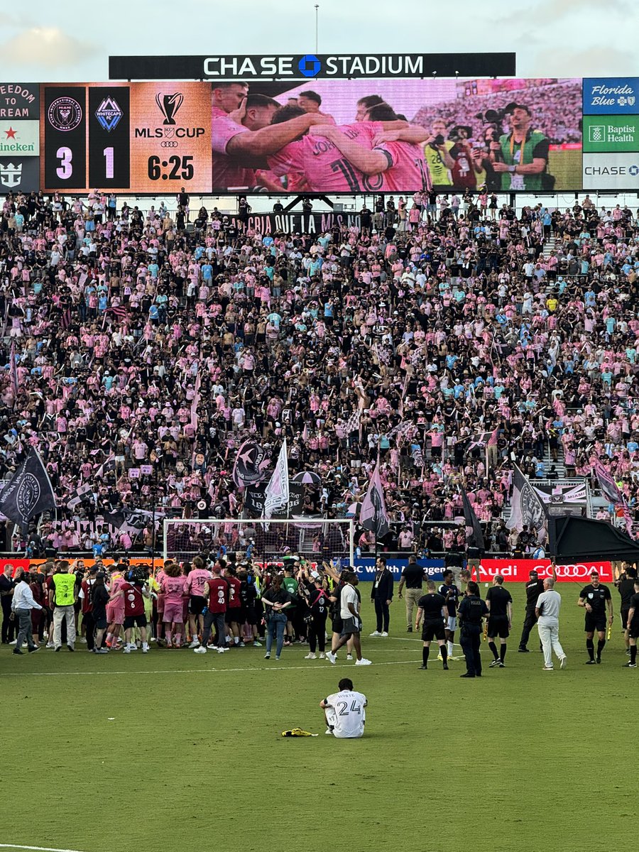 BatteredHerons's tweet photo. Kris, The Herons Are Champs!!!!!!!!!!!!!!!!!!! 

#InterMiamiCF https://t.co/UpFhGBqGhs