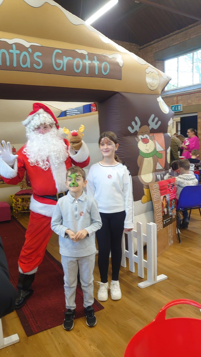 SimondsAlvin's tweet photo. Santa grotto and families 🎄⛄🎁😀👍 https://t.co/kyXW5novsR