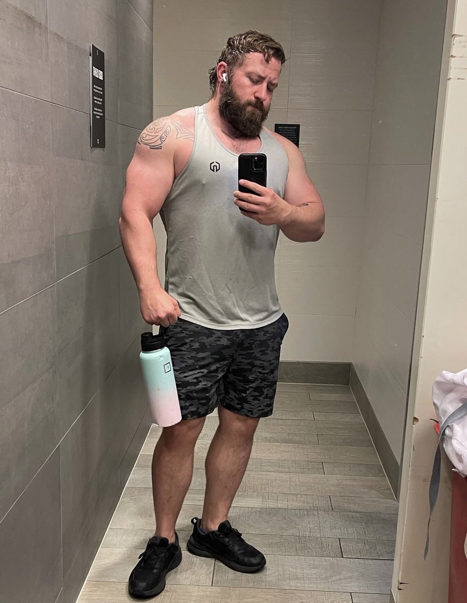 Sweaty

#gym #fitness #beard