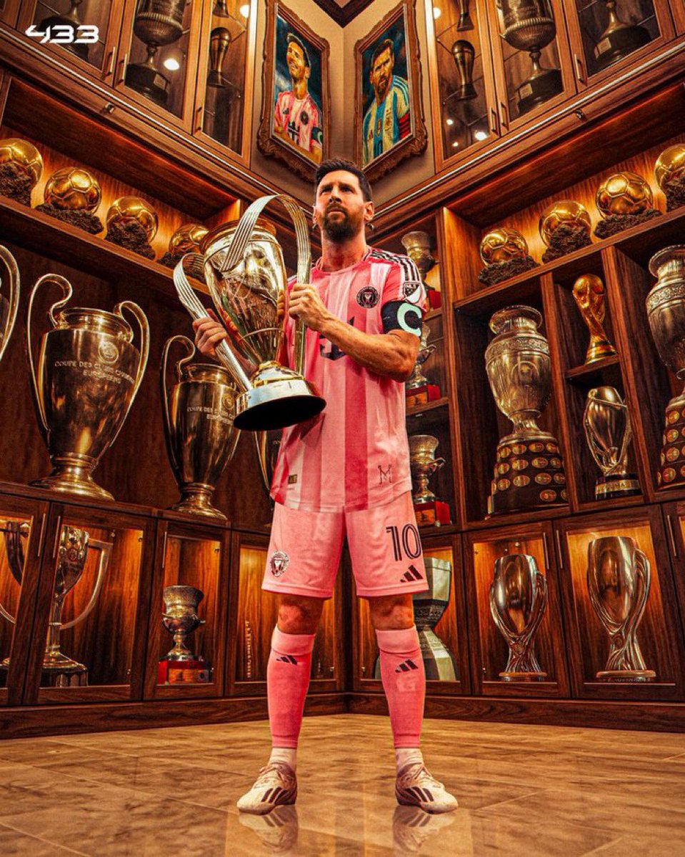 Lionel Andrés Messi Cuccitini, el máximo ganador en la historia del fútbol, y sus 48 TÍTULOS:

10× La Liga 🏆
8× Supercopa de España 🏆
7× Copa del Rey 🏆
4× Champions League 🏆
3× Supercopa UEFA 🏆
3× Mundial de Clubes 🏆
2× Ligue 1 🏆
2× Copa América 🏆
1× Mundial 🏆
1×