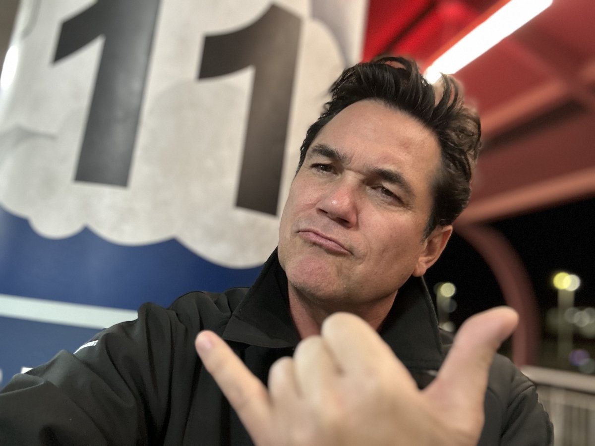 Dean Cain tweet media