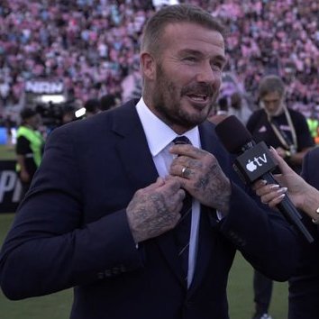 MessiXtraHQ's tweet image. 🚨🗣️ David Beckham: 

"I would like Messi to live in Miami after he retires. But Leo told me that he only thinks about living close to Camp Nou. There is no player who loves Barcelona as much as he does. You see the Barca logo on his leg and even on his water bottle." ❤️🥺