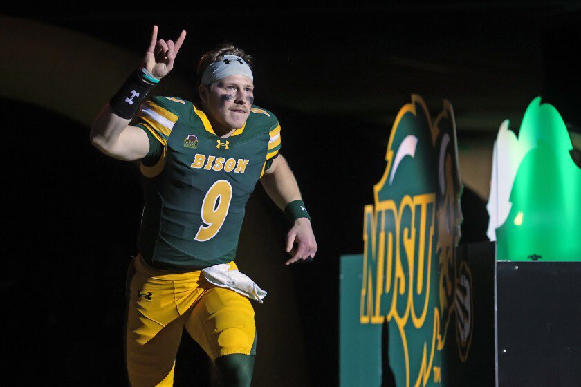 ethanibach7's tweet photo. Cole Payton

Sat behind Cam Miller for 4 years awaiting his turn. Could’ve left for money or other opportunities.

He stayed loyal, waited his turn, and had a Walter Payton finalist caliber season. 

Loyalty. Bison Pride. 🦬 https://t.co/yKKMN5hSSo