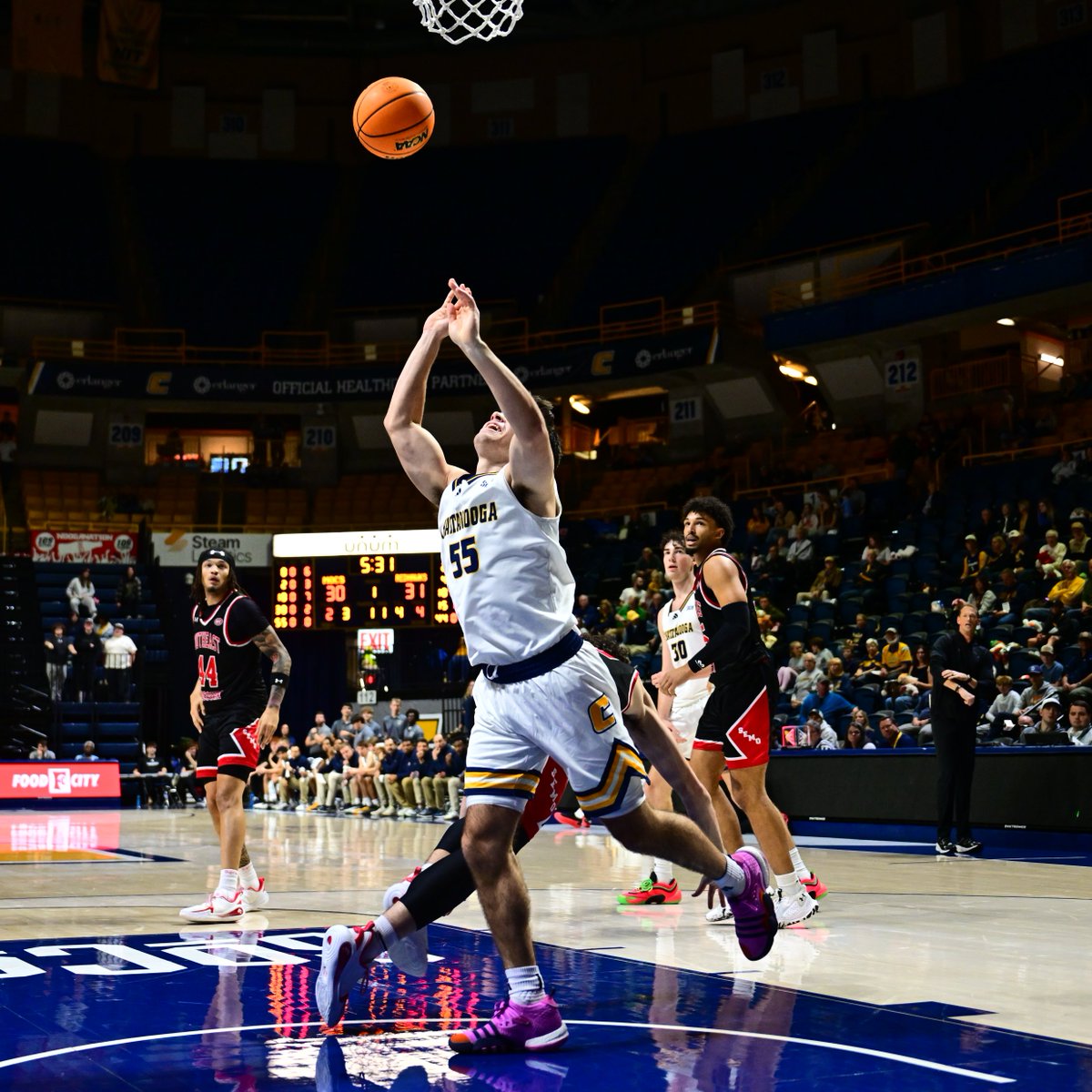 GoMocsMBB's tweet image. PARKER... PLUS THE FOUL 😤