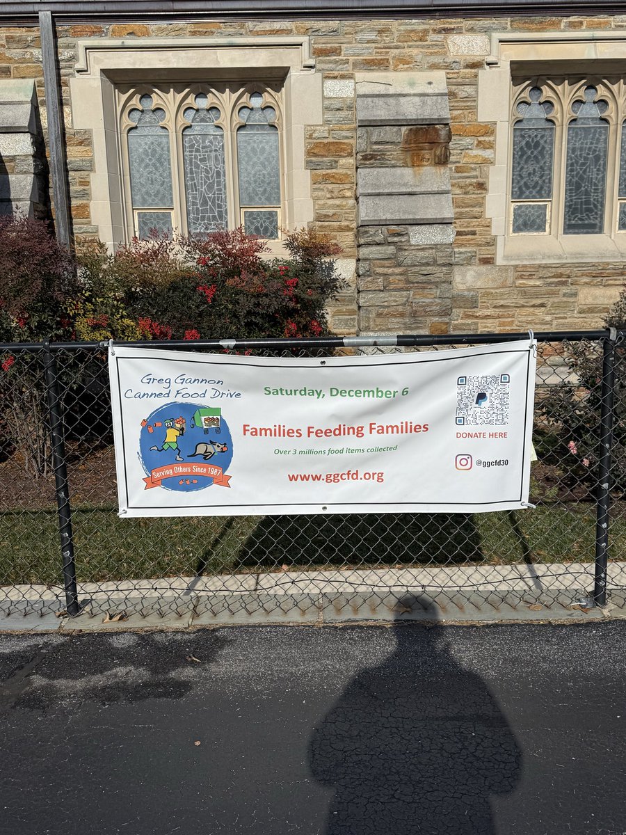 GUCoachT's tweet image. What an amazing day for @GtownBaseball  to be able to help so many families around the DMV.
Thanks to @GGCFD30 for putting on an amazing food drive and to support so many people. Thanks to  @armandspizza for taking care of feeding everyone food was amazing!
#BiggerThanBaseball