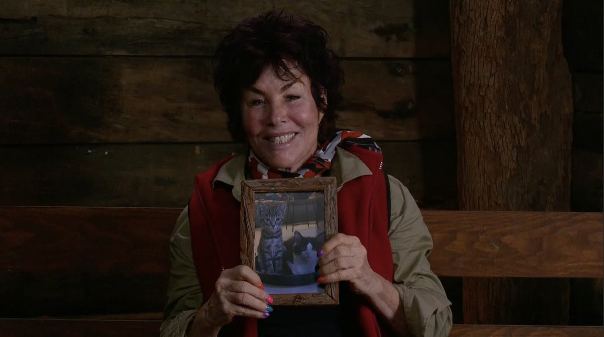 eds_afterglow's tweet image. Sorry, the most ROBBED people this series #imaceleb #imacelebrity