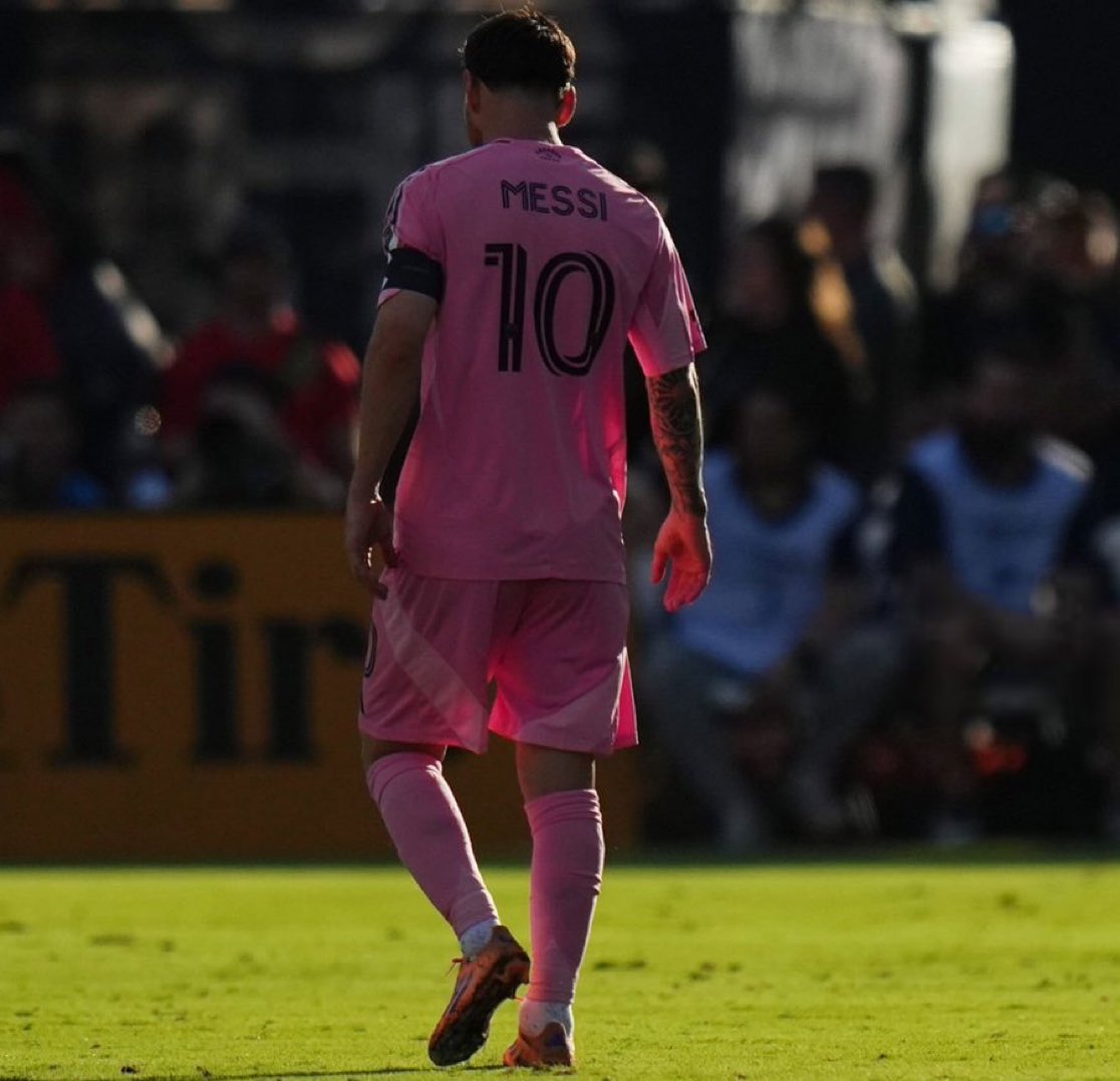 "ولد ميامي بلا تاريخ، فقرر ميسي كتابة تاريخه🐐