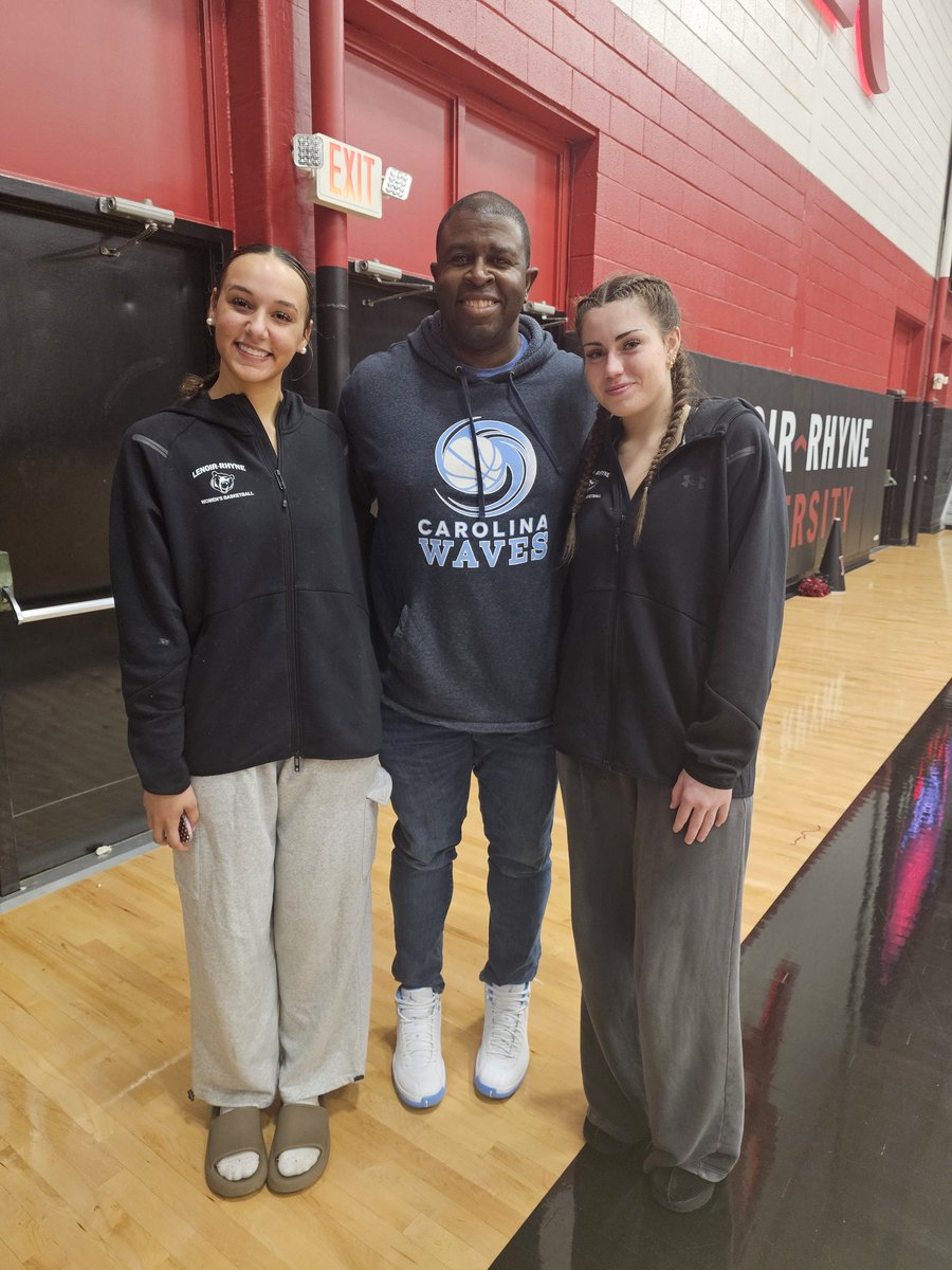 robjoaquin's tweet image. It was great seeing former @CarolinaWavesBB @MadilynWint2025 and @abigailibrown play so well and make a difference for their team as freshman. Great job ladies. @LRbears @LRUWBB #carolinawavesalumni. Defense wins games!