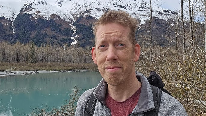 UZUN SUREDIR YAPTIGIM GÖZLEMLER SONUCU DUNYADAKI EN BUYUK ERKEGIN BU ADAM OLDUGUNA KARAR VERDIM.. IYI BIR BABA, IYI BIR ES, AVCILIK DESEN VAR, ASCILIK VAR, FIZIK VAR, BIYOLOJI VAR MARANGOZLUK VAR, DEMIRCILIK BILE VAR.. ADAM FULL PAKET ERKEK..