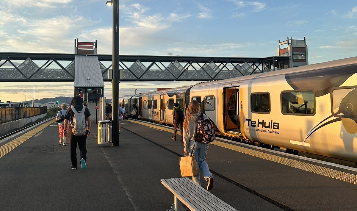 My latest blog post looks back at the year that was in public transport in Aotearoa. There were quite a number of good news stories so read on for more on this. 
open.substack.com/pub/adventures…