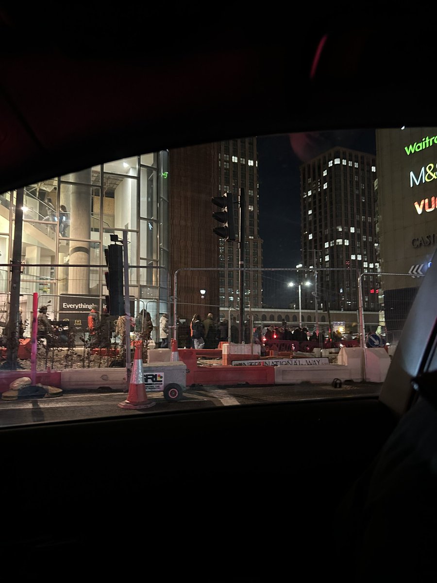 cassie_andraa's tweet photo. Even the pedestrians are stuck in traffic 😂😂😂😂😂😂 https://t.co/xS76rnP5zm