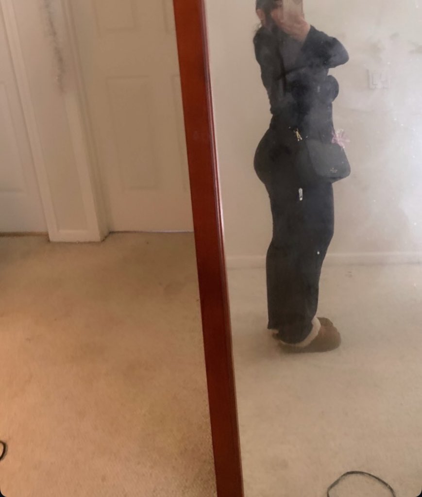 estrelladlea1's tweet photo. My ass just keeps getting fatter https://t.co/RNxYurxRsf