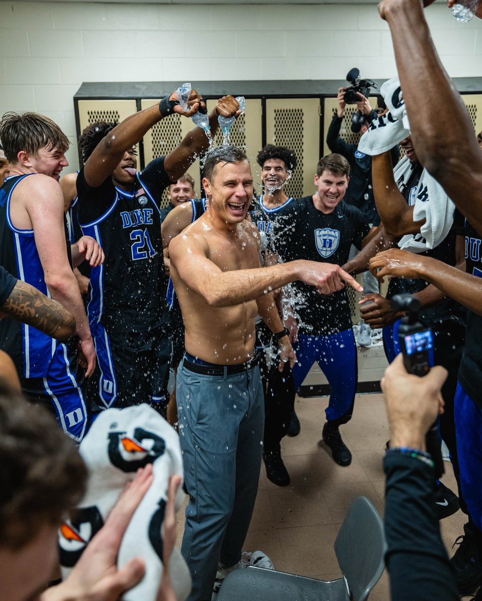 BlueDevils's tweet image. Duke has now beaten:

Texas
Kansas
Arkansas
Florida
Michigan State

It’s December 6. Duke is 10-0.

Beyond proud of this group!
