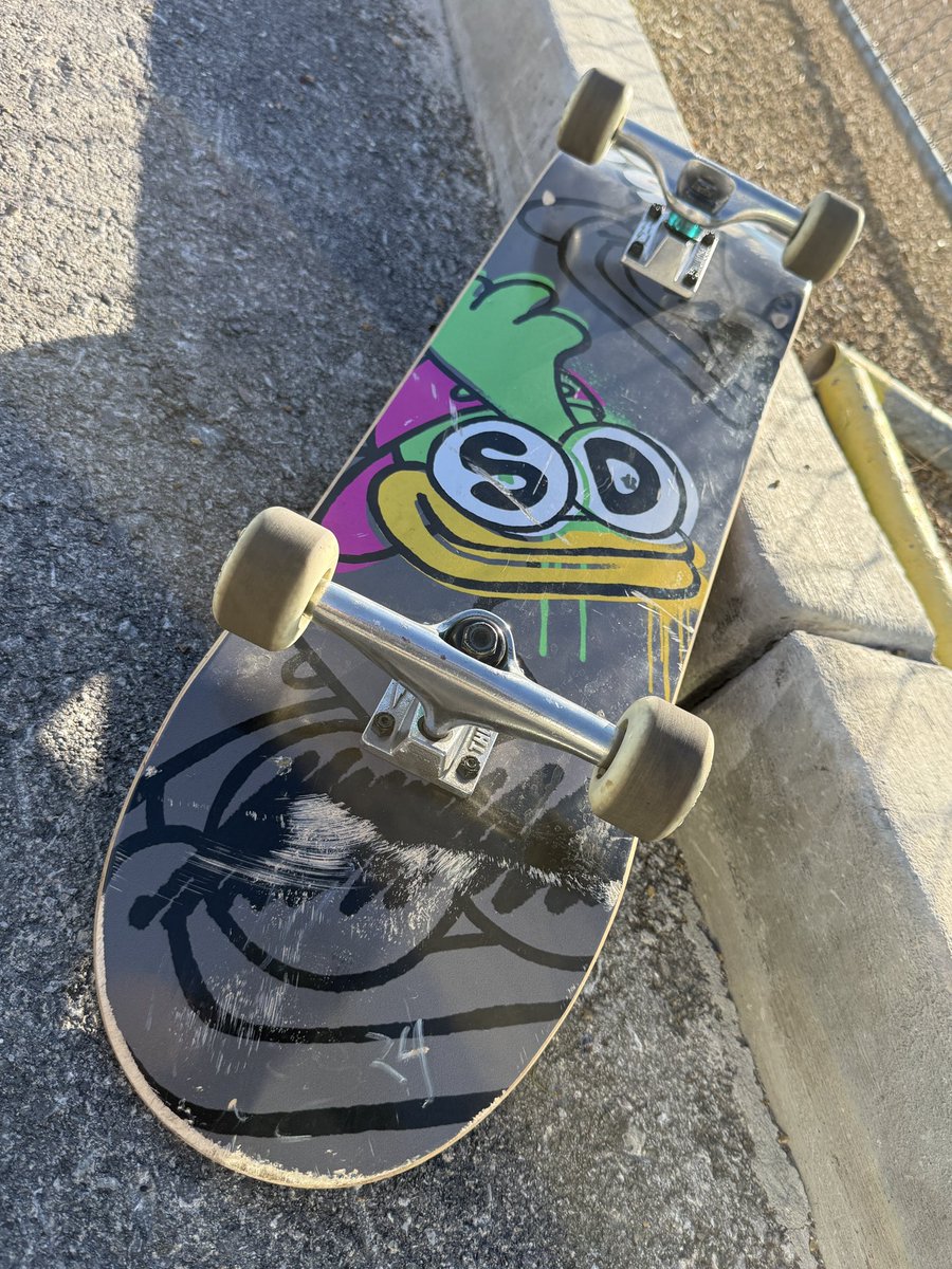 It’s holiday season should we drop some merch??? 

if this post gets 10 repost we’ll do a merch drop!!! Sup! 🛹🛹