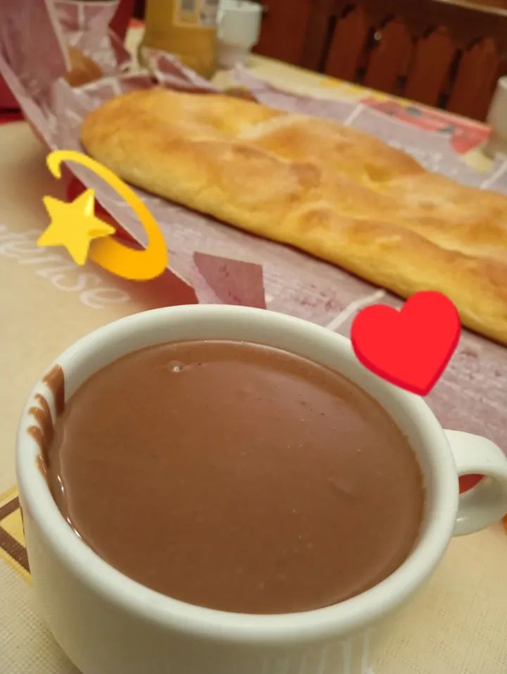 Aquesta tarde a Casa el Mas ..... Xocolate desfet ( fet per Mireia 🔝😋 ) amb coca de @forncodina

El millor homenatge que et podem fer cada any  ✨❤️ 

T'estimem i et trobem molt a faltar 😘💓