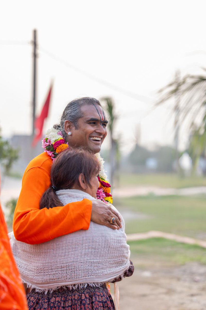 Swami Vishwananda tweet media