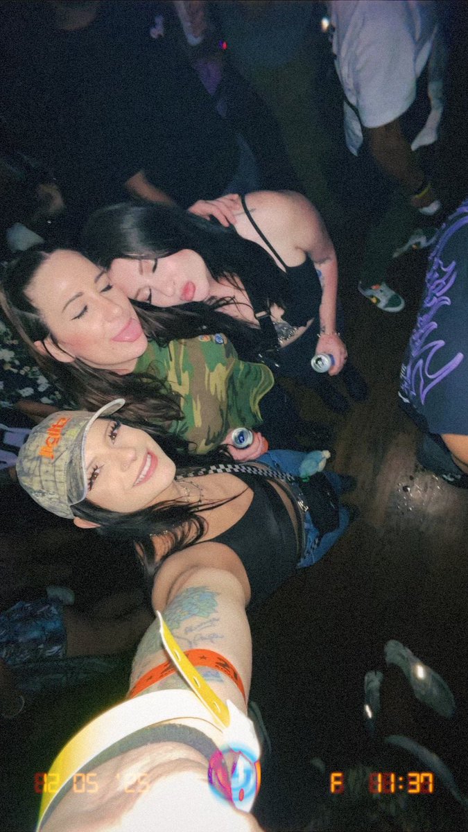 kaylee ¯\_(ツ)_/¯ tweet media