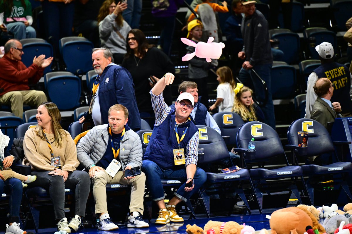 GoMocsMBB's tweet image. 5th Annual Teddy Bear Toss 🧸

Thank you Chattanooga for ANOTHER successful Teddy Bear Toss as we support Children&apos;s Hospital at Erlanger this holiday season ♥️

#GoMocs