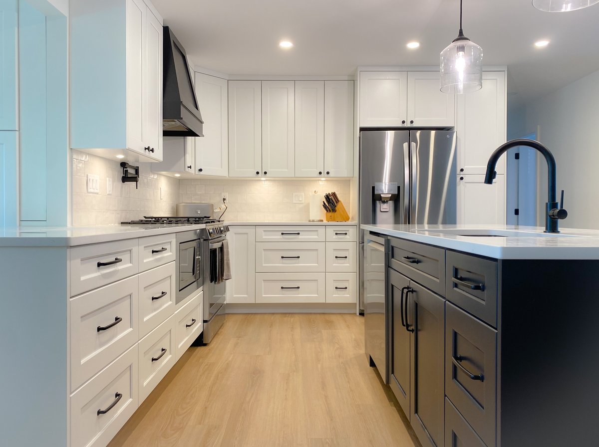 1KitchenExpress's tweet image. More families are choosing simple, durable, practical kitchens — and Dream Series leads the way.

See why Dream White continues to be our most loved cabinet style:
 kitchenexpress.ca/blog/

#DreamSeries #KitchenDesign #Langley #Surrey