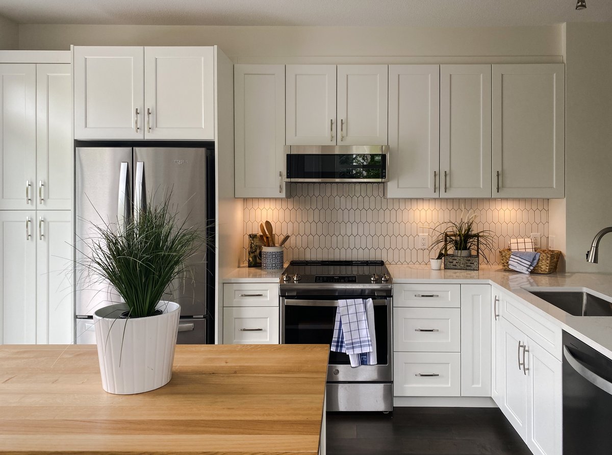 1KitchenExpress's tweet image. More families are choosing simple, durable, practical kitchens — and Dream Series leads the way.

See why Dream White continues to be our most loved cabinet style:
 kitchenexpress.ca/blog/

#DreamSeries #KitchenDesign #Langley #Surrey
