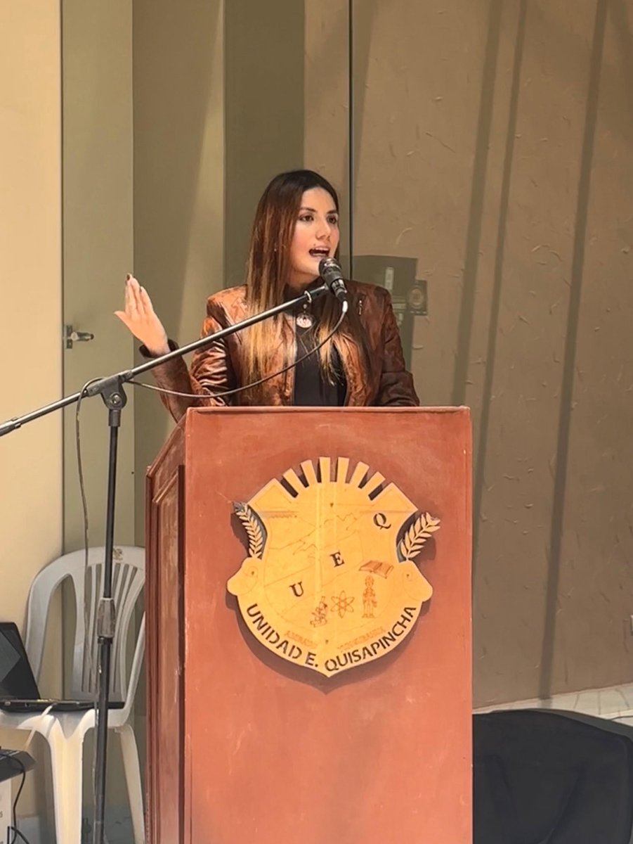 Lo que más les duele es que no tienen un botón para apagar la realidad, una administración inoperante, incapaz, falsa e indolente.
 Vivimos la peor historia de Ambato y ese es el sentir del Ambateño que ama a su ciudad! 

No nos callarán, no detendrán nuestro trabajo.

#MariaJose