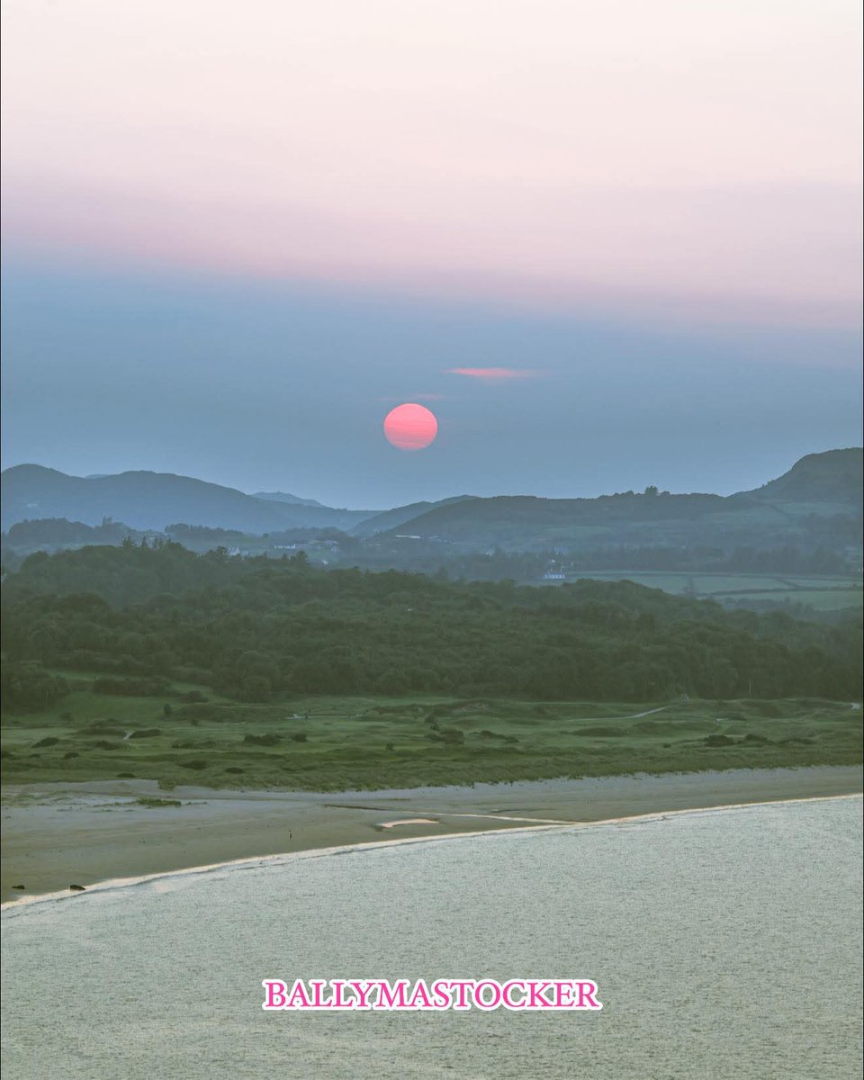 ThisIsIreland3's tweet photo. Views like this make Ballymastocker unforgettable 🌄💚

📍County Donegal - Ireland ☘️ 

📸 Asif Shaoor

#Ballymastocker #Donegal #Ireland #Sunset https://t.co/DmTbo5OTJR