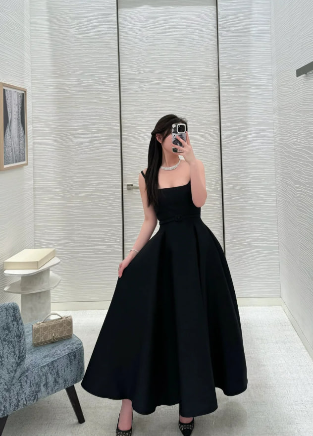_dhianh's tweet photo. Serving up main character energy in this timeless black number. Is this a fairytale or just a really good shopping trip? ✨ https://t.co/GkovkUX0qq