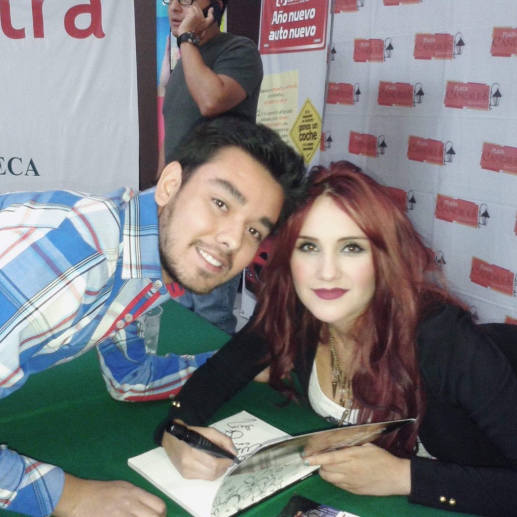 SeptimoRebelde's tweet image. Feliz cumpleaños mi @DulceMaria ❤️ que todo lo bonito que das se te multiplique. Que sea un año lleno de amor, de paz, nuevos proyectos y éxitos. Te quiero infinito guerrera. Gracias por ser inspiración y permitirme conectar contigo a través de tu arte.