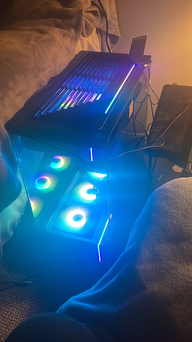 Finally joining the PC world!! Got it hooked up to the living room tv too 😝 go big or go home, right?