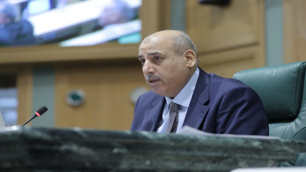 📊 في إطار الرقابة المالية وتعزيز الشفافية ناقشت اللجنة المالية النيابية برئاسة نمر السليحات مشروع قانون موازنة 2026 خلال اجتماعها مع الفريق الاقتصادي الحكومي وسط تأكيد على أهمية #الموازنة_العامة في دعم الاستقرار المالي وتوجيه الإنفاق نحو أولويات المواطن