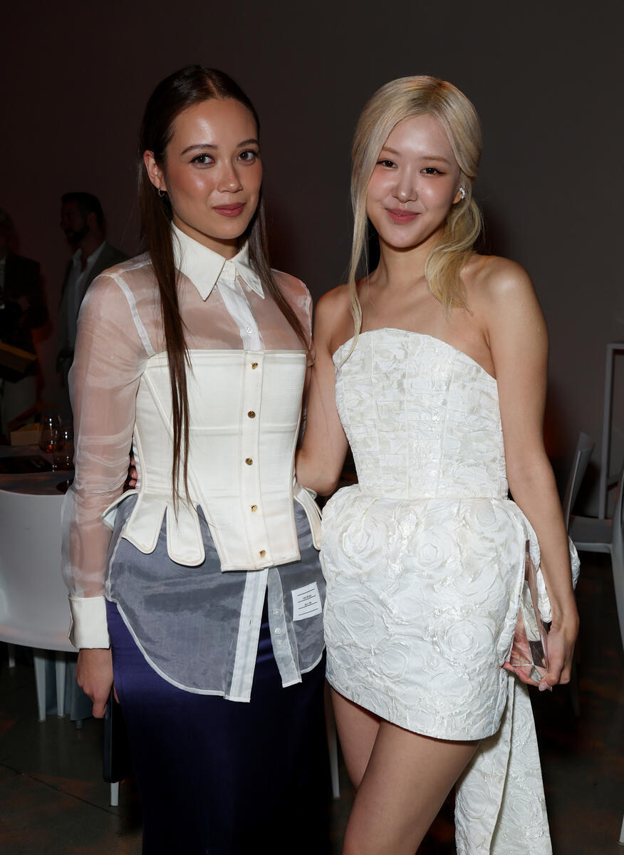 #Laufey &amp; #Rosé pose together at Variety Hitmakers.