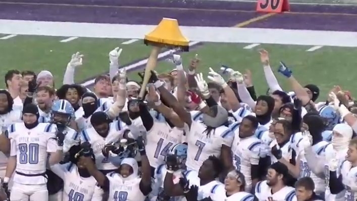 The Leg Lamp Trophy is heading to Upper Iowa as champions of the Albanese Candy Bowl ‼️