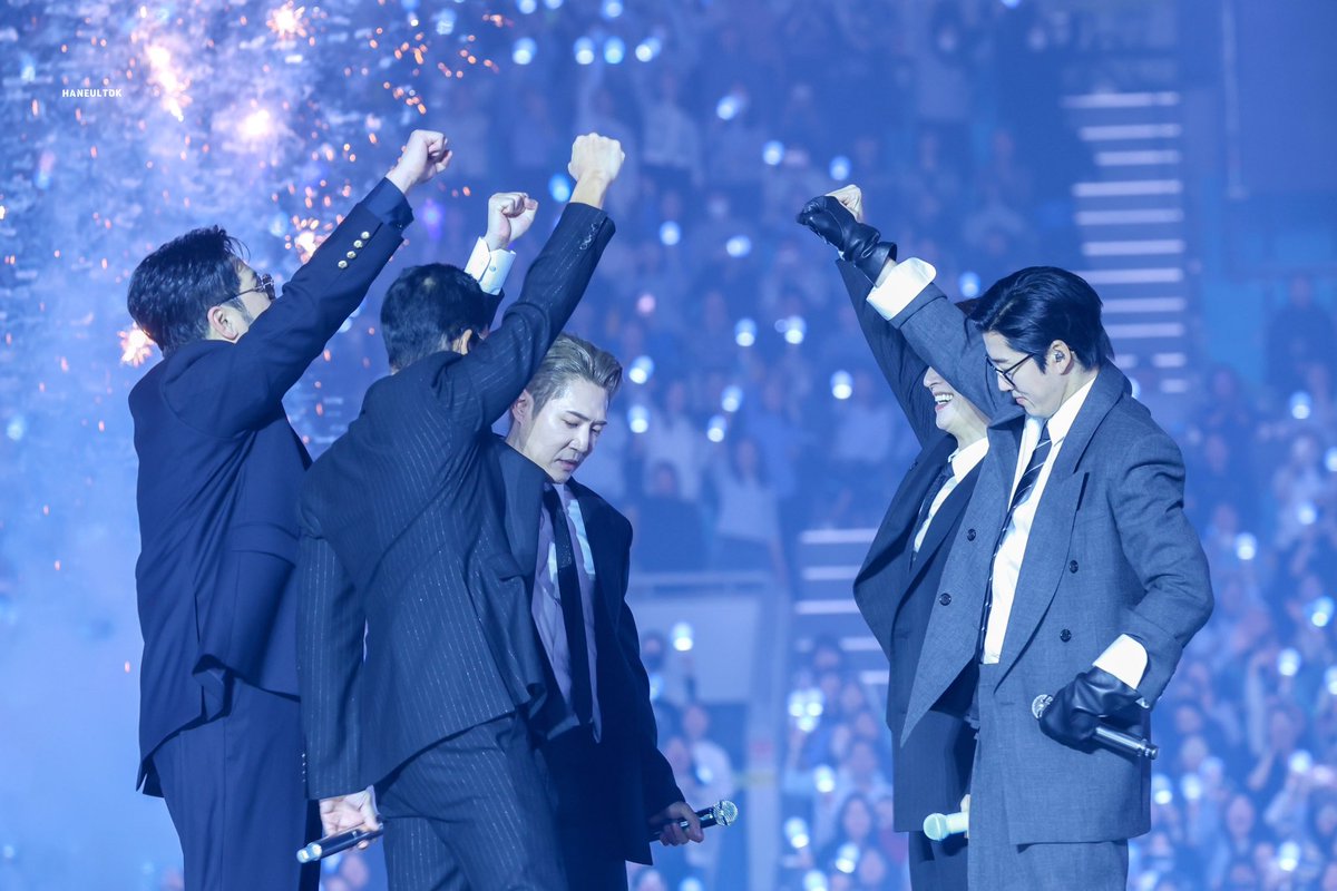 haneultok's tweet photo. 2025 god CONCERT
𝑰𝑪𝑶𝑵𝑰𝑪 𝑩𝑶𝑿

🩵🩵🩵🩵🩵

#god #지오디 #박준형 #윤계상 #안데니 #손호영 #김태우 #Day2 https://t.co/hNMU4TRj1U