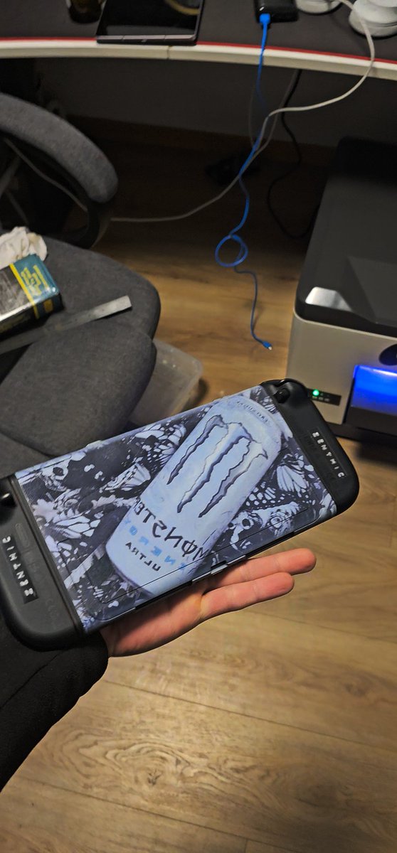 No Time To Tilt:

diese Switch ist verschwunden, falls jemand weißt wo sie ist oder sie sieht, bitte mir zurückgeben.

Danke vielmals 👋🏻👍🏻👀