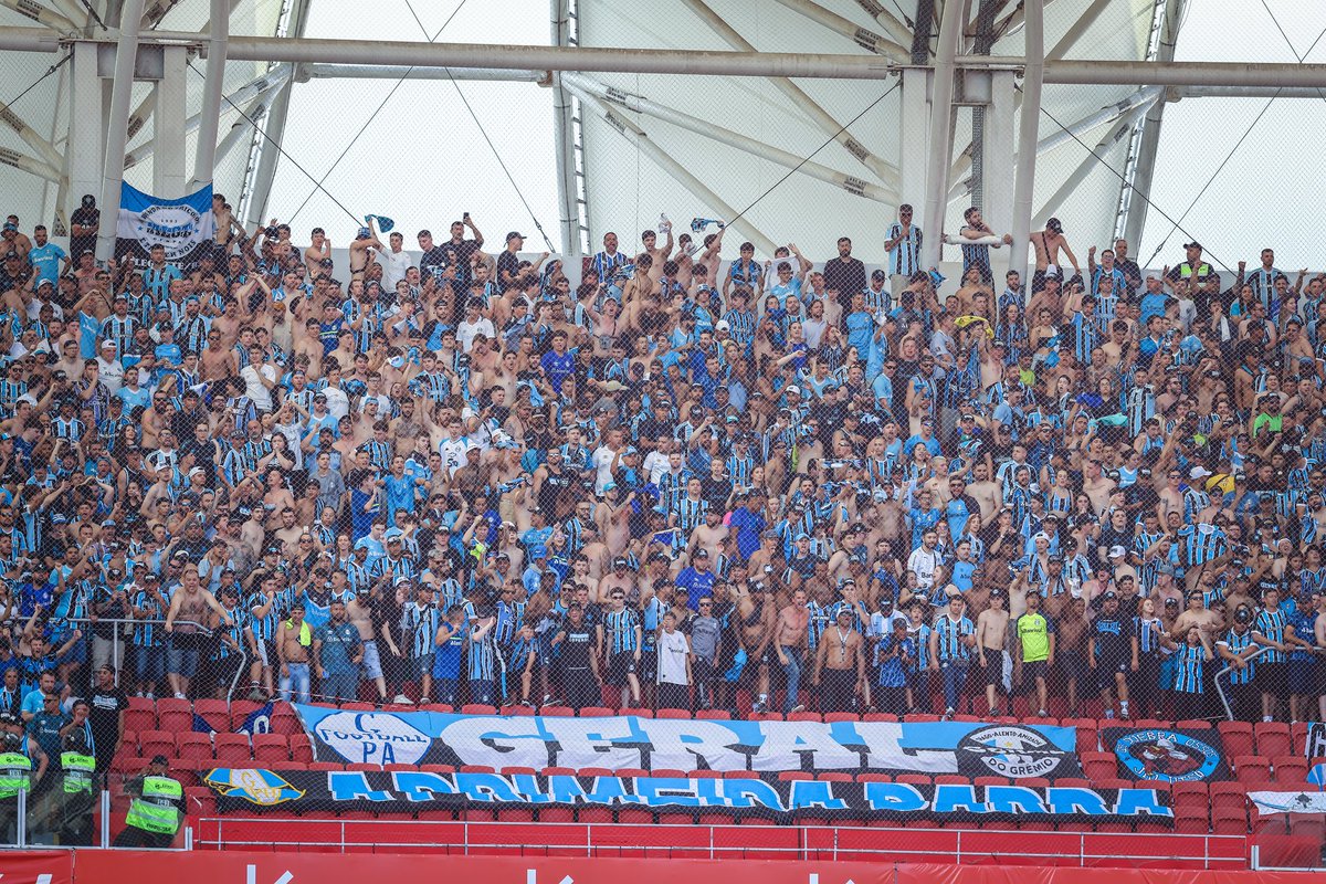 samstreetwrites's tweet image. 🇧🇷 The away end at Internacional vs Red Bull Bragantino is sold out for the final day in Brazil's Serie A.

Hardly any Bragantino fans will travel, but the allocation has been taken up by Gremio fans hoping to be there to see the moment their arch rivals get relegated.