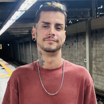 Hoomero's tweet photo. #NovaFotoDePerfil https://t.co/4bRoZok89R