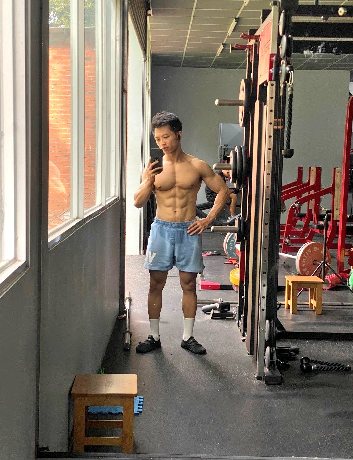 Thầy giáo tình dục tweet media