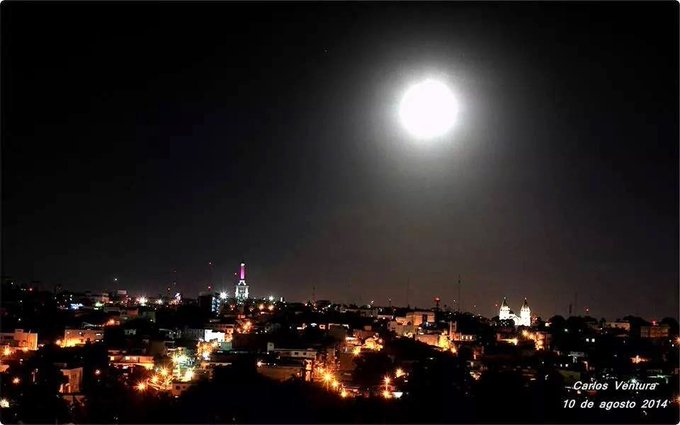 Nada hay que me conmueva tan hondamente, que acaricie mi espíritu y dé vuelo a mi fantasía como la luz apacible y desmayada de la luna.  Gustavo Adolfo Bécquer